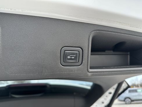 Certified 2022 GMC Terrain SLT w/ Elevation Edition image 25