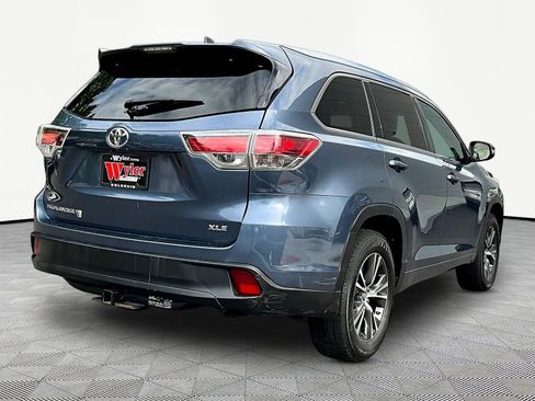 Used 2016 Toyota Highlander XLE FWD image 6