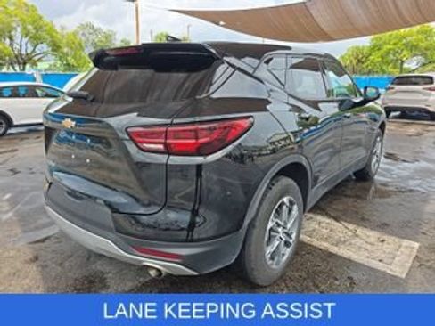 Used 2025 Chevrolet Blazer LT FWD image 3