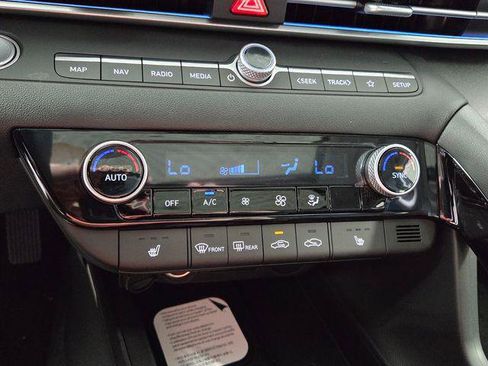 New 2026 Hyundai Elantra Limited image 22