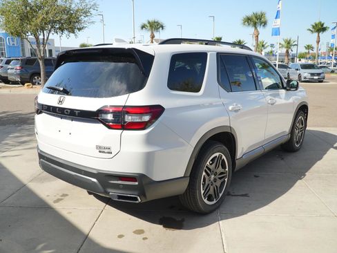 New 2026 Honda Pilot Touring image 5