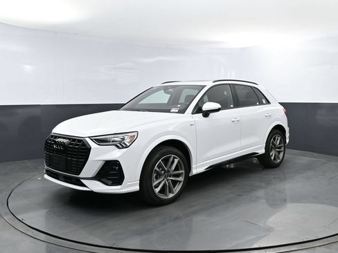 Used 2025 Audi Q3 2.0T Premium w/ Black Optic Sport Package AWD/4WD image 1
