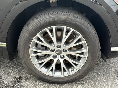Used 2024 Genesis GV80 2.5T AWD/4WD image 12