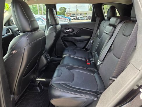 Used 2014 Jeep Cherokee Limited w/ Luxury Group AWD/4WD image 16