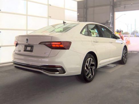 Used 2023 Volkswagen Jetta SEL FWD image 4