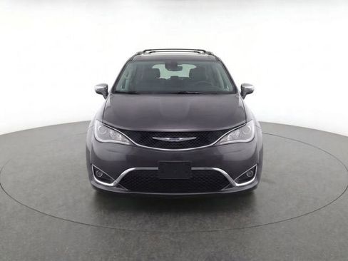 Used 2017 Chrysler Pacifica Limited FWD image 5