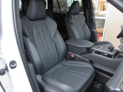 New 2026 Lexus TX 500h AWD image 29