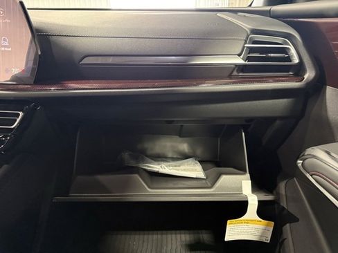 New 2026 Chevrolet Traverse Z71 w/ LPO, Floor Liner Package image 24