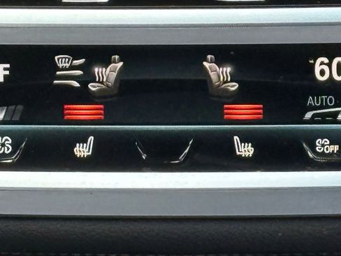 Used 2022 BMW 740i xDrive w/ M Sport Package image 5