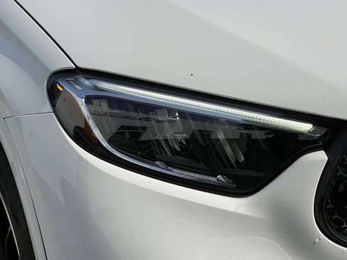Certified 2025 Mercedes-Benz GLC 300 image 11