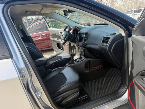 Used 2019 Jeep Compass Trailhawk AWD/4WD image 12