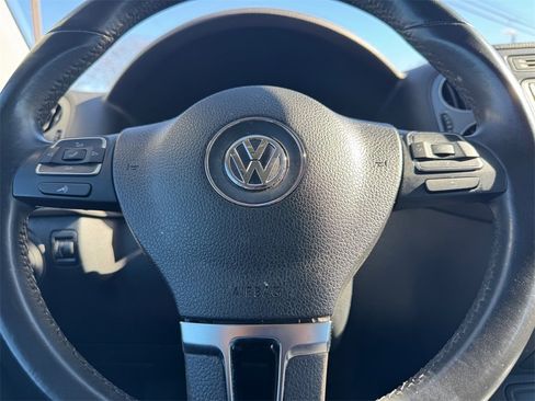 Used 2016 Volkswagen Tiguan S image 14