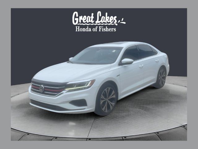 Used 2021 Volkswagen Passat 2.0T SE FWD image 1