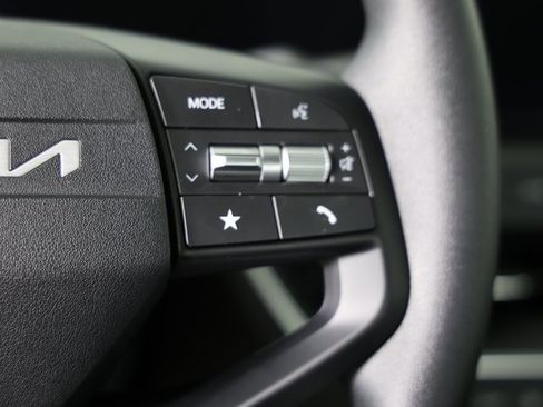 Used 2025 Kia K4 LXS image 14