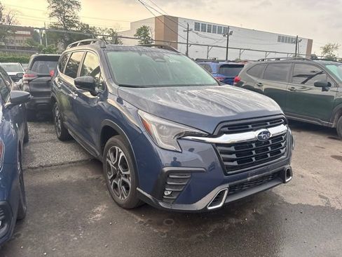 Used 2025 Subaru Ascent Touring AWD/4WD image 12