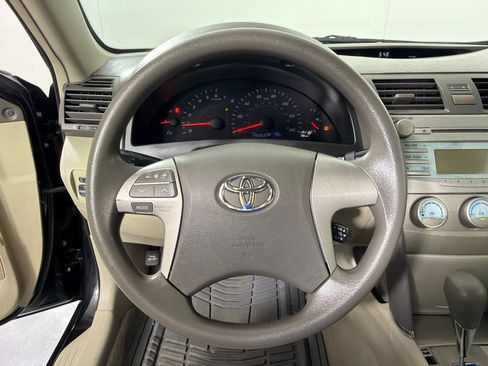 Used 2009 Toyota Camry LE FWD image 11