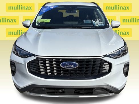 Certified 2025 Ford Escape SE w/ PHEV Premium Package image 14