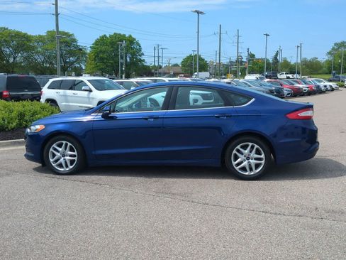 Used 2015 Ford Fusion SE FWD image 5