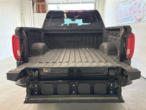 Used 2024 GMC Sierra 1500 AT4 w/ Technology Package image 7