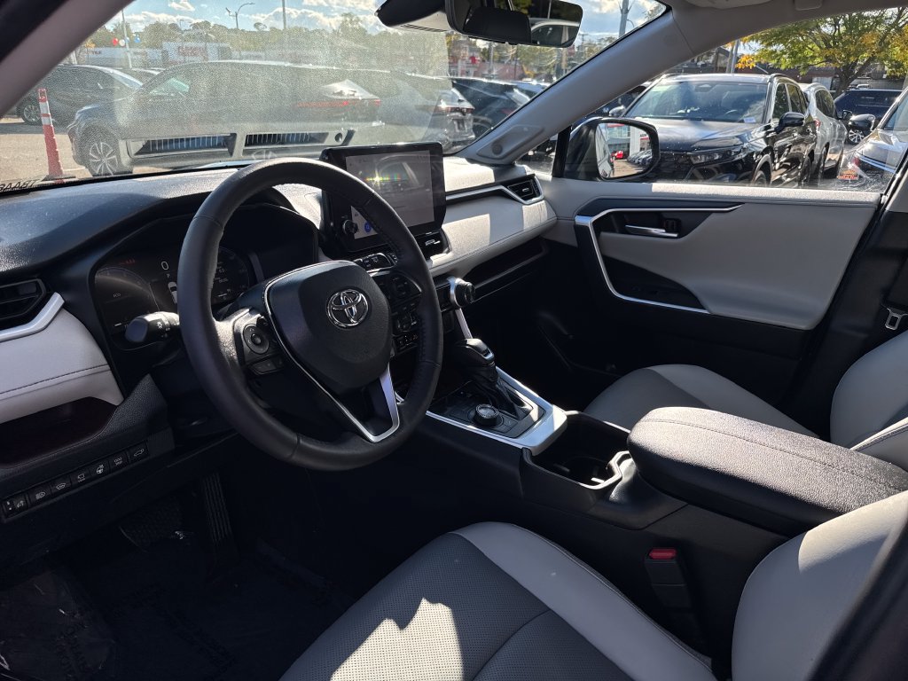 Used 2024 Toyota RAV4 Limited w/ Advanced Technology Package AWD/4WD image 15