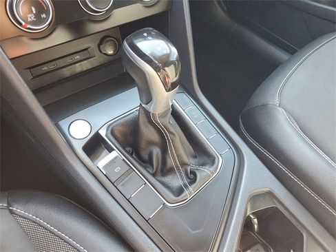 Used 2022 Volkswagen Taos SE image 35