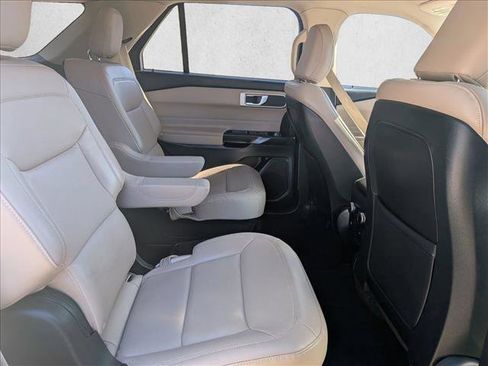 Used 2020 Ford Explorer XLT w/ Equipment Group 202A image 19