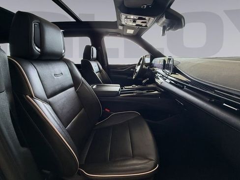 Used 2022 Cadillac Escalade Sport AWD/4WD image 17