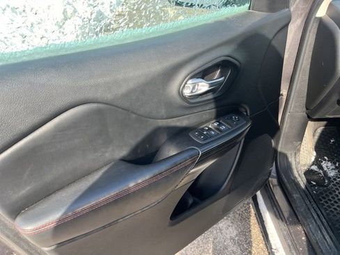 Used 2014 Jeep Cherokee Trailhawk w/ Comfort/Convenience Group image 13