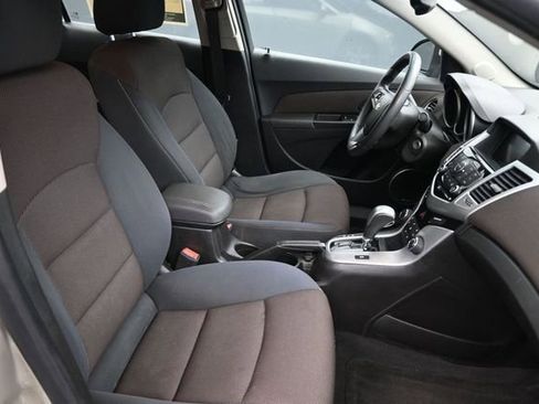 Used 2016 Chevrolet Cruze LT w/ Sun And Sound Package FWD image 24