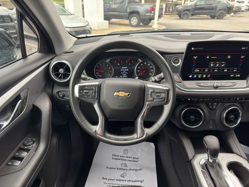 Used 2025 Chevrolet Blazer LT FWD image 36