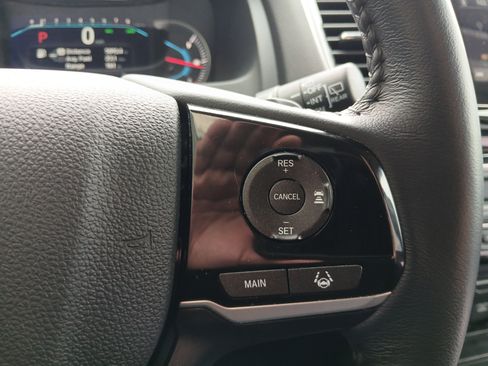 Used 2022 Honda Pilot Touring image 11