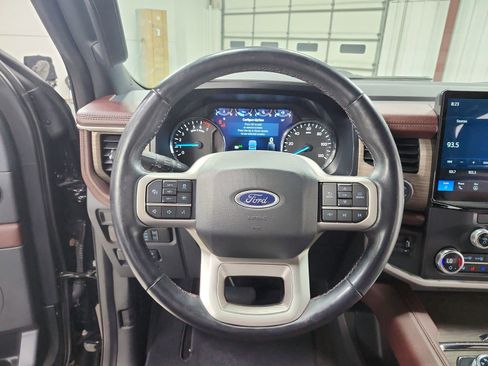 Used 2023 Ford Expedition Max Limited image 24