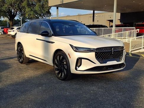 New 2026 Lincoln Nautilus Black Label w/ Jet Appearance Package AWD/4WD image 3