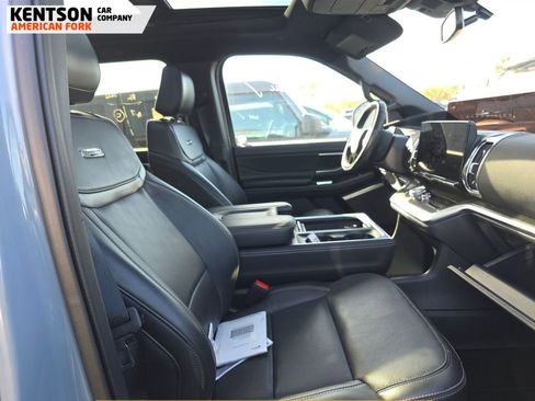 Used 2025 Ford Expedition Max Platinum w/ Stealth Performance Package image 7