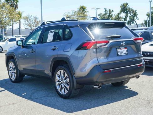 Used 2022 Toyota RAV4 XLE Premium FWD image 6
