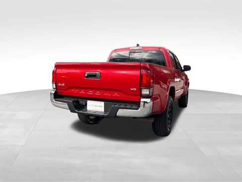 Used 2021 Toyota Tacoma SR5 AWD/4WD image 5