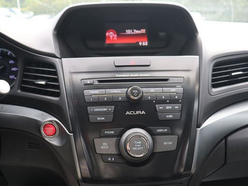 Used 2014 Acura ILX w/ Premium Package image 32