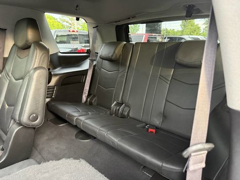 Used 2017 Cadillac Escalade Luxury RWD image 14