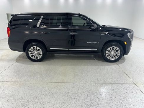 Used 2024 GMC Yukon Denali w/ Advanced Technology Package AWD/4WD image 6