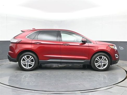Used 2017 Ford Edge Titanium w/ Technology Package image 11