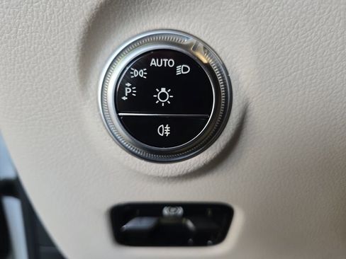 Certified 2025 Mercedes-Benz C 300 Sedan image 29