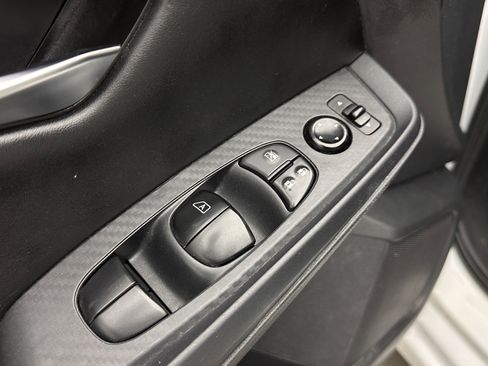 Used 2022 Nissan Sentra SV image 11