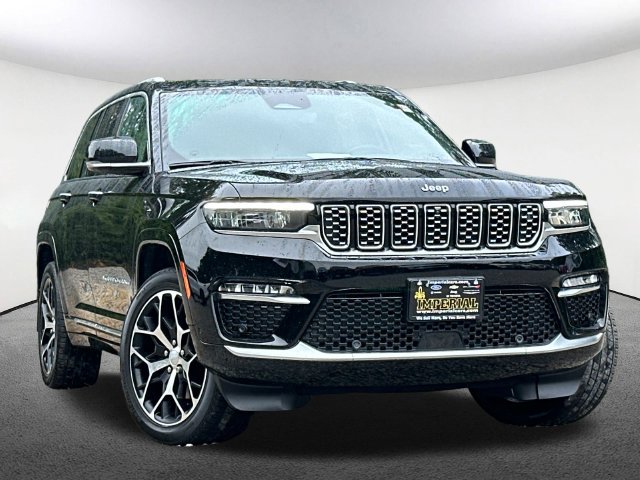 Used 2022 Jeep Grand Cherokee Summit AWD/4WD image 2