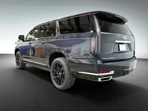 New 2026 Cadillac Escalade ESV Luxury w/ Touring Package image 3