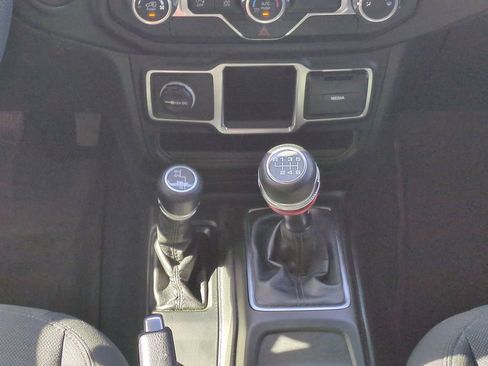 Used 2020 Jeep Wrangler Sport image 19