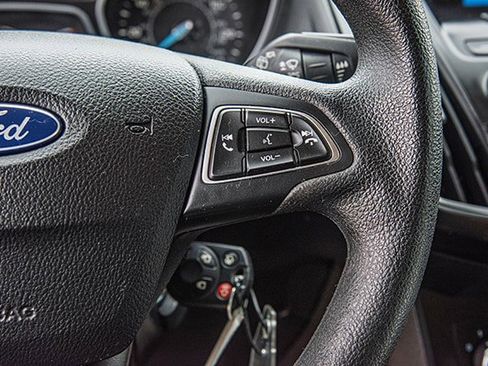 Used 2017 Ford Focus SE image 10