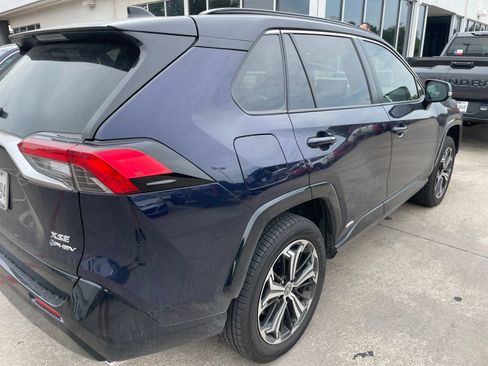 Used 2025 Toyota RAV4 XSE AWD/4WD image 5