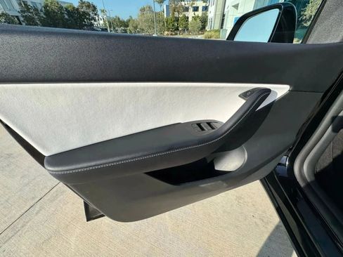 Used 2023 Tesla Model Y Performance AWD/4WD image 41