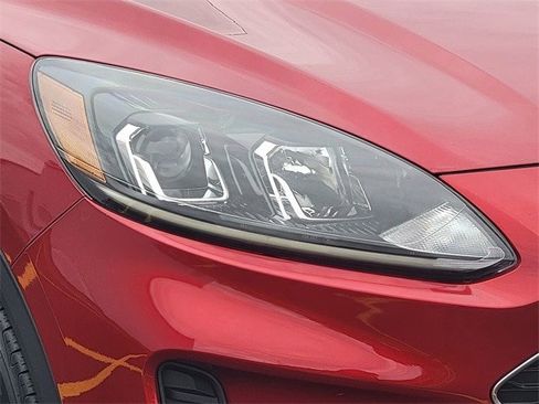 Certified 2022 Ford Escape SE w/ Convenience Package image 16