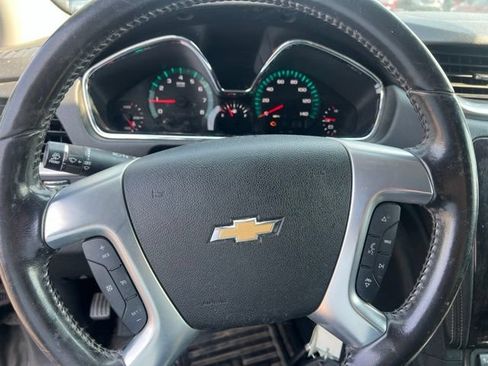 Used 2017 Chevrolet Traverse LT w/ Style and Technology Package FWD image 15